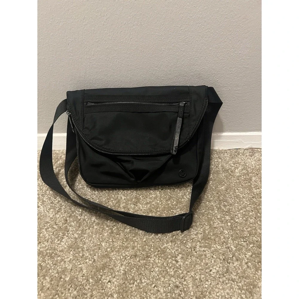 Lululemon Festival Bag 5L Black Shoulder Bag/crossbody